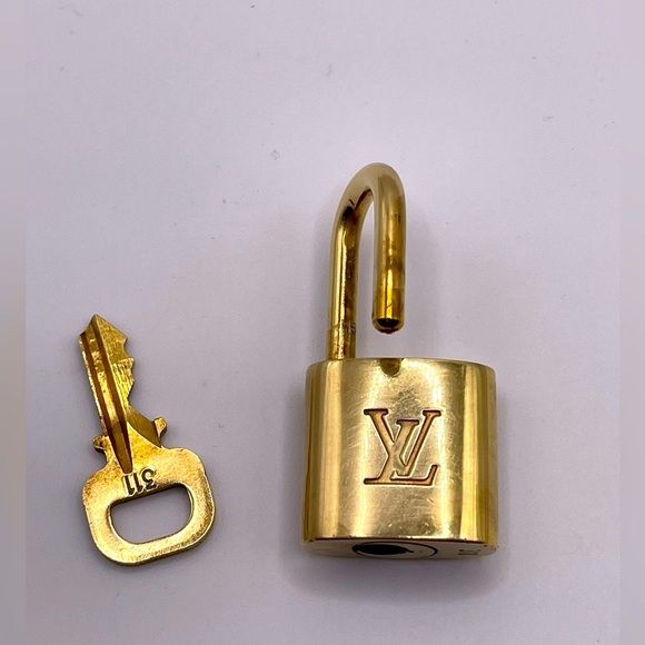 100% Authentic and pre loved Louis Vuitton - Gold Lock and Key set #311 - Picture 4 of 6
